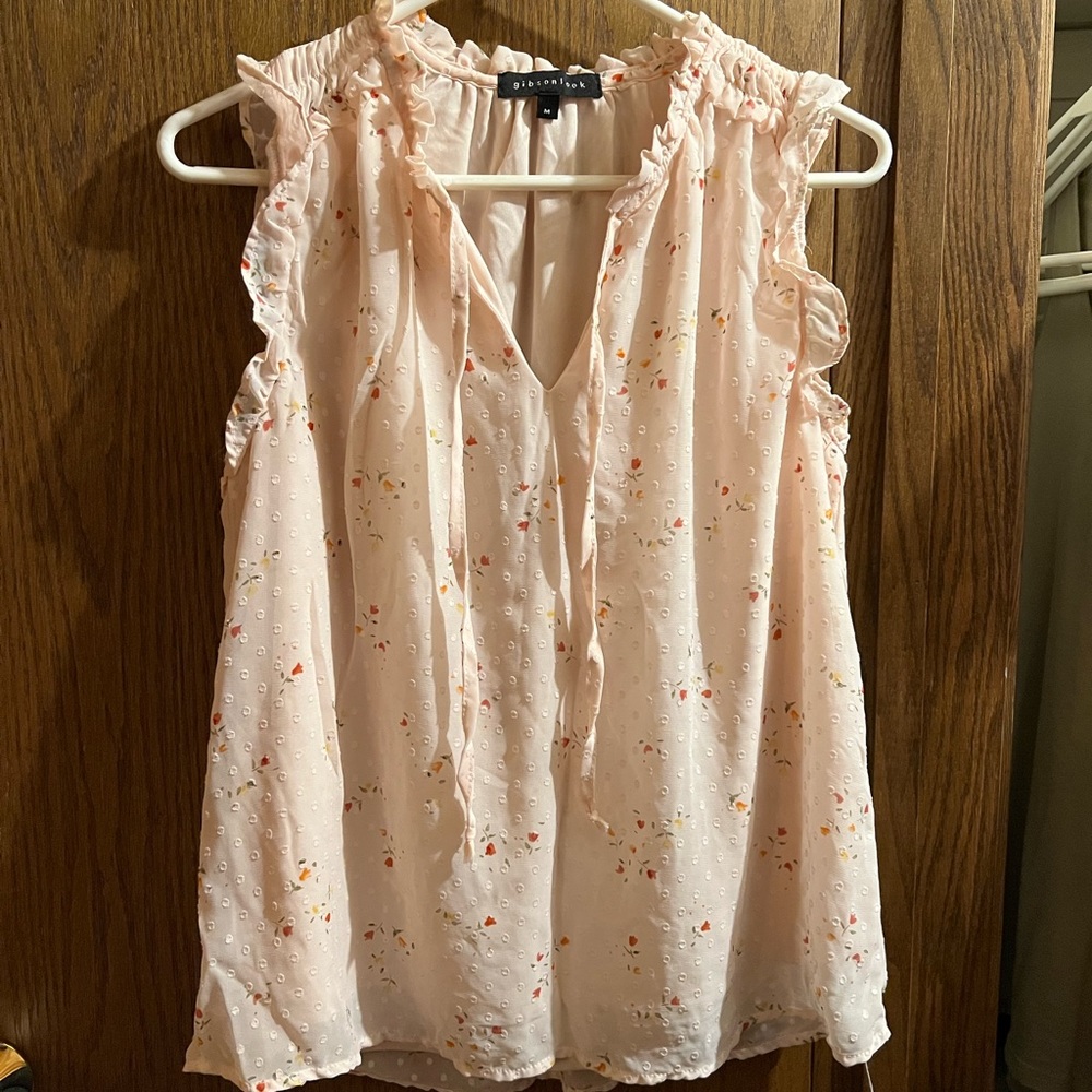 **SOLD** Women’s Sleeveless Blouse